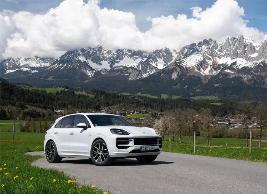 2024 Porsche Cayenne E-Hybrid