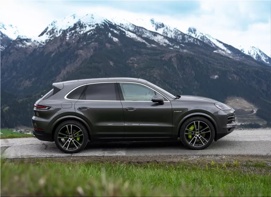 2024 Porsche Cayenne E-Hybrid