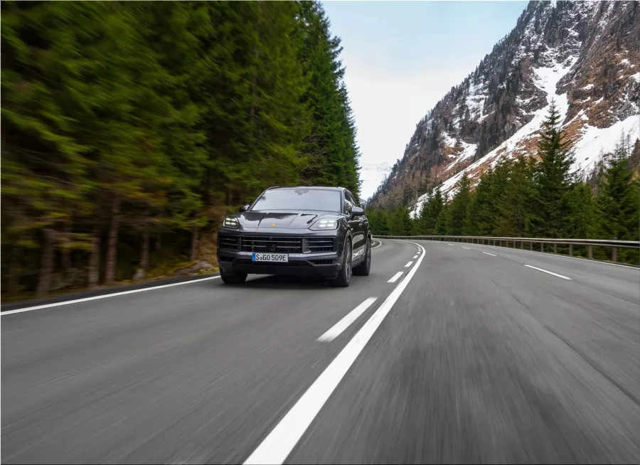 2024 Porsche Cayenne E-Hybrid