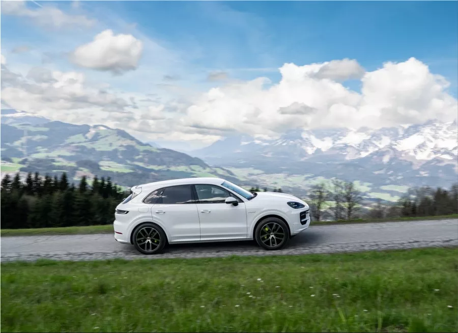 2024 Porsche Cayenne E-Hybrid