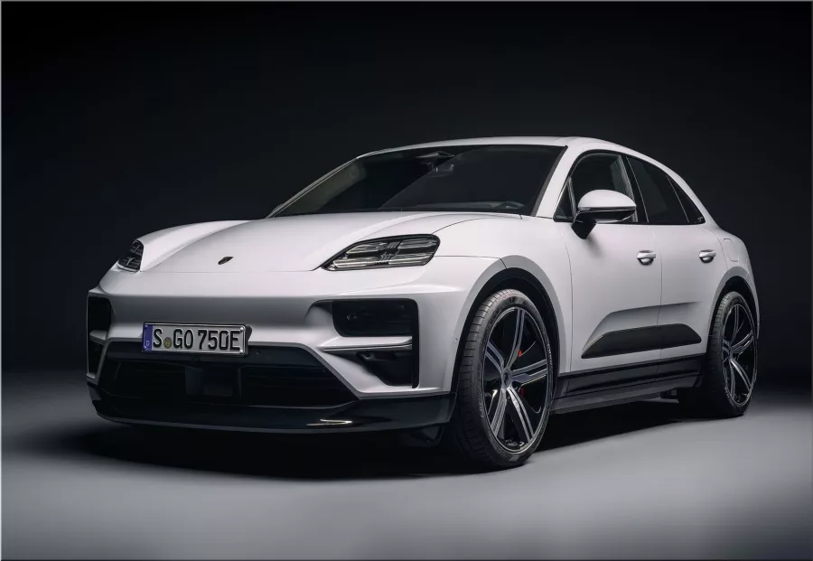 2025 Porsche Macan Turbo
