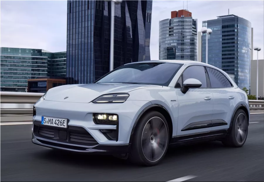2025 Porsche Macan Turbo