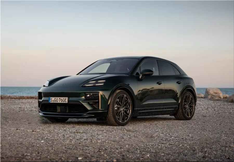 2025 Porsche Macan Turbo