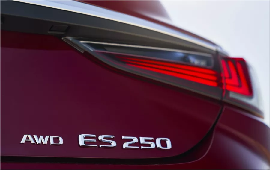 Lexus ES