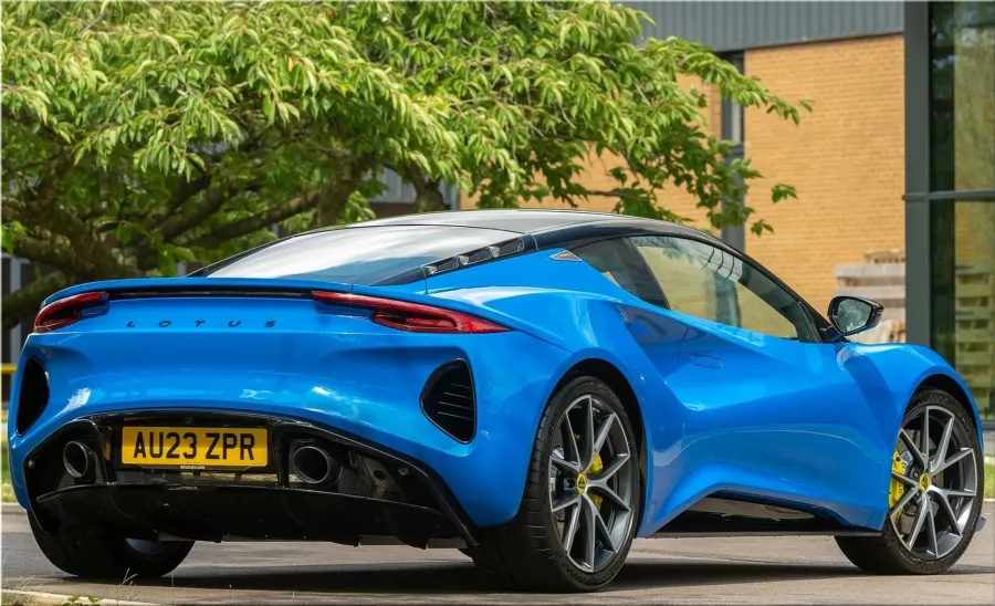 Lotus Emira i4