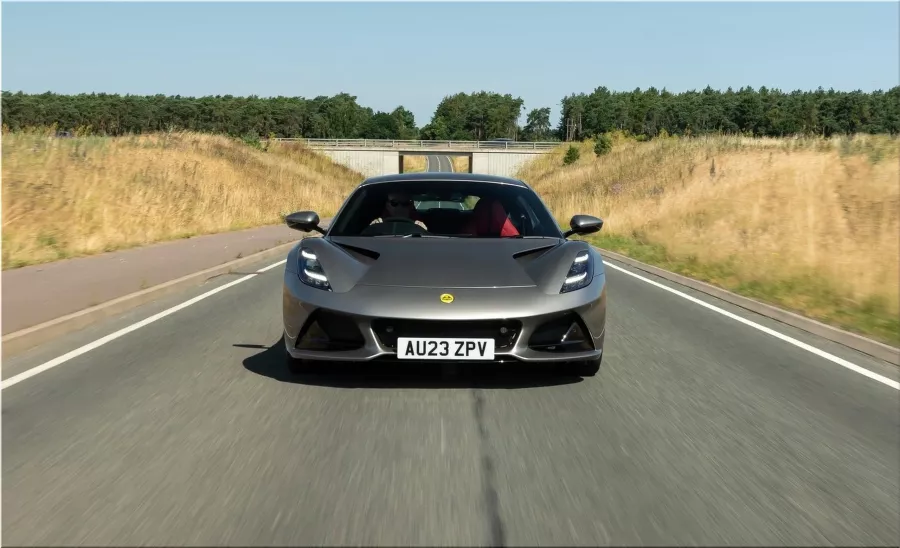 Lotus Emira i4