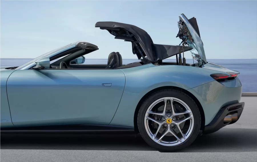 Ferrari Roma Spider