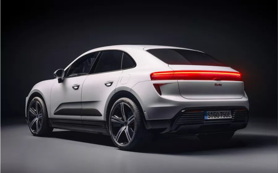 2025 Porsche Macan Turbo