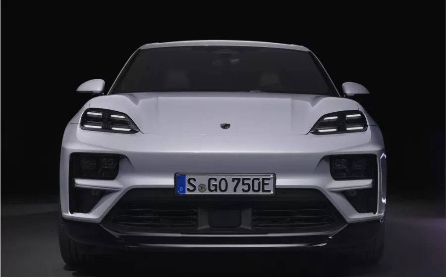 2025 Porsche Macan Turbo