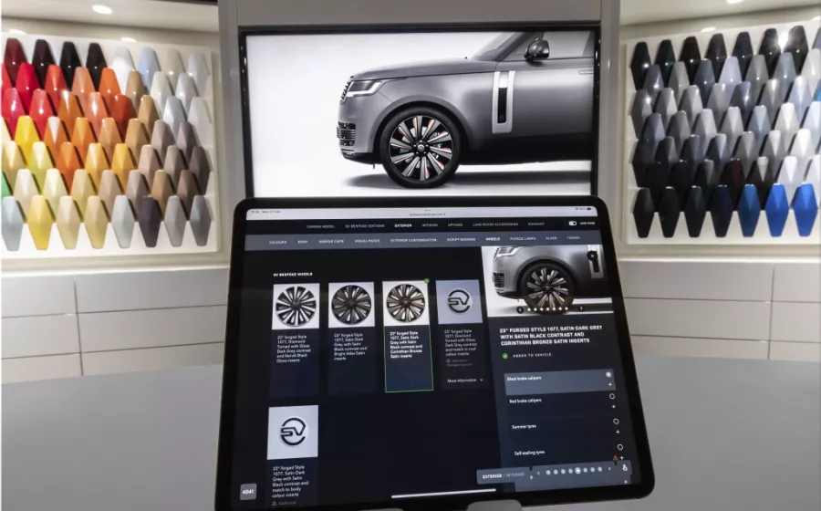 Range Rover offers more customization options with the SV Bespoke service