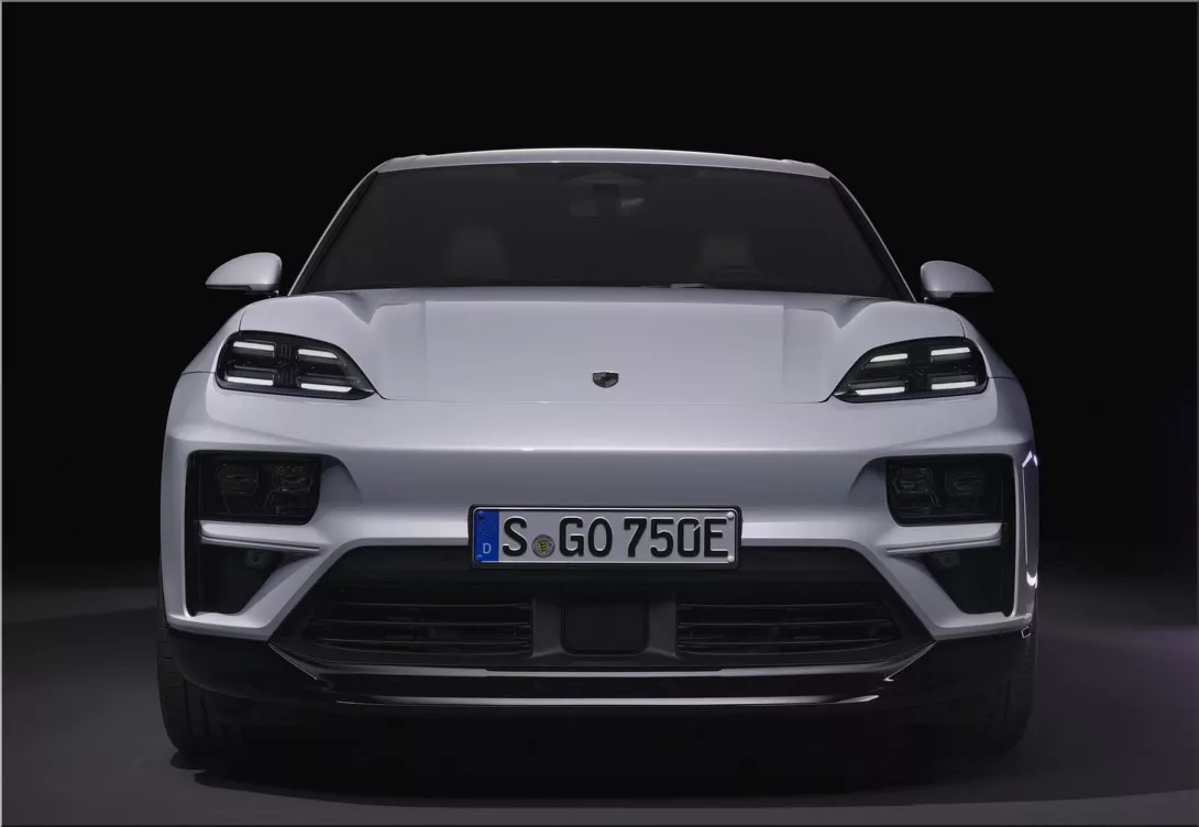 2025 Porsche Macan Turbo