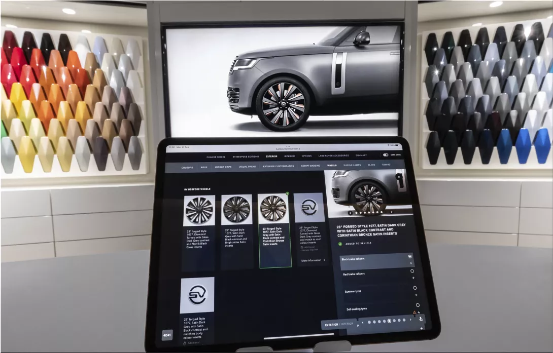 Range Rover offers more customization options with the SV Bespoke service